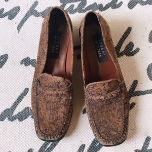 Stuart Weitzman brown print slip on shoes